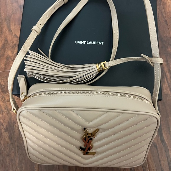 SAINT LAURENT
Lou Quilted Leather Camera Bag
DARK BEIGE, One Size - Picture 3 of 10